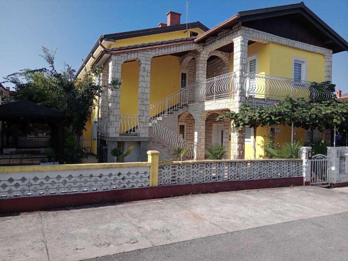 Apartment Kekec *